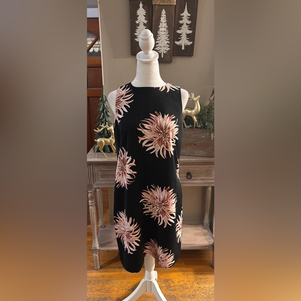 Ann Taylor Factory Classic Black Floral Shift Dress